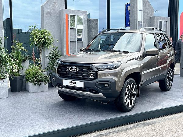 Lada Niva Travel